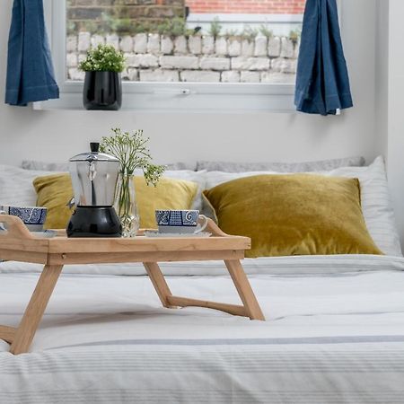Modern And Light 2 Bed Flat In Sw2 Apartment London Bagian luar foto