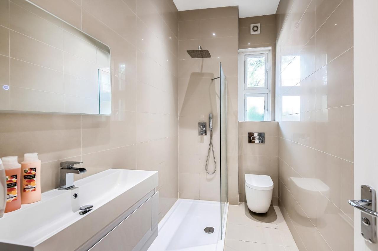 Modern And Light 2 Bed Flat In Sw2 Apartment London Bagian luar foto